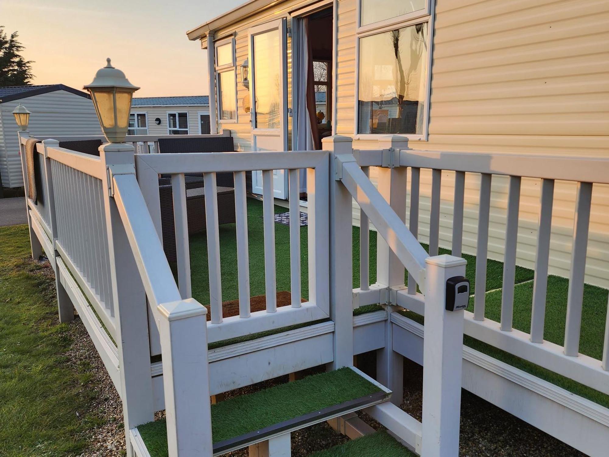 Dog Friendly Caravan Norfolk Apartment Heacham